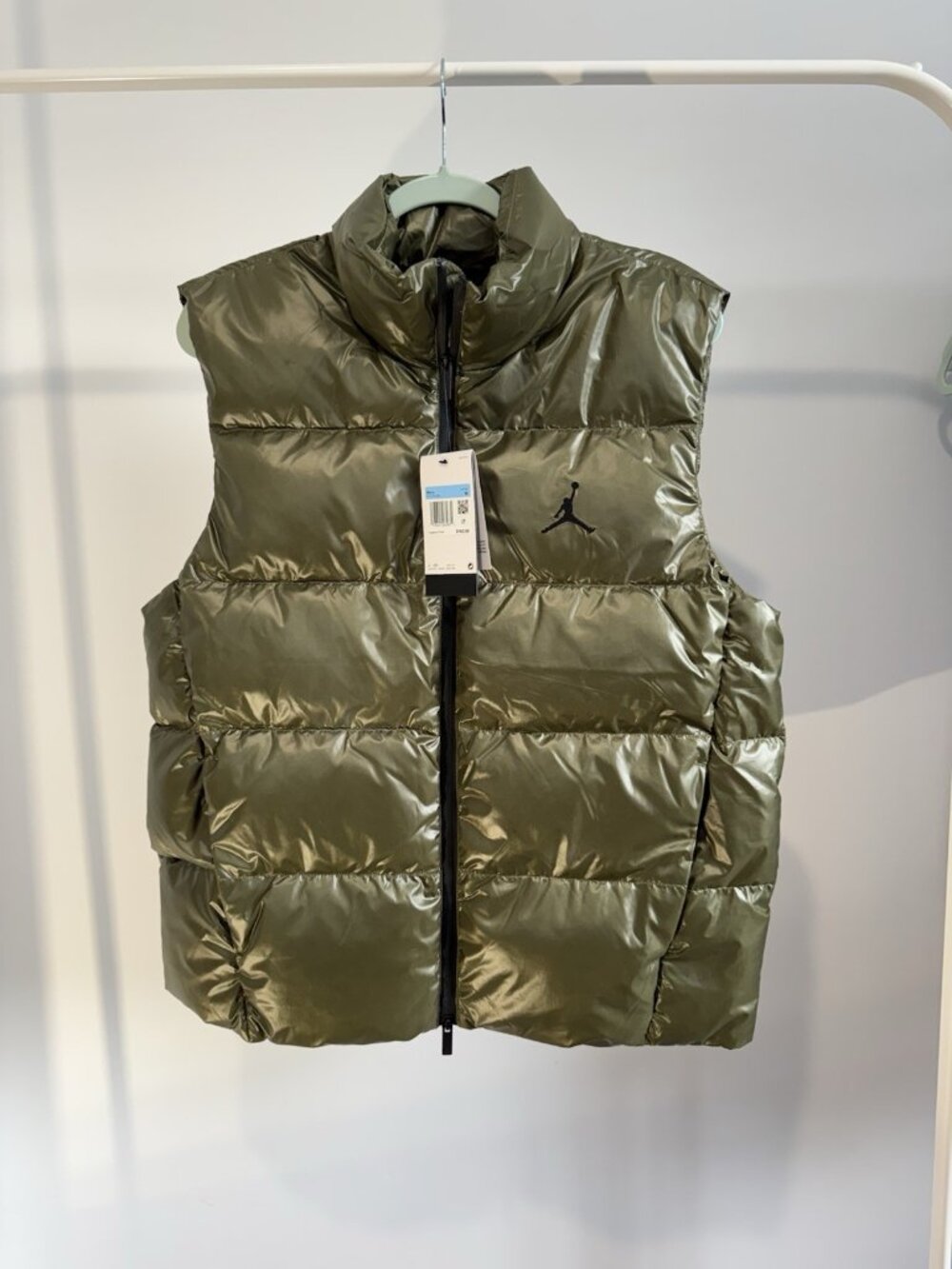 Nike Air Jordan Puffer Vest Men's Medium Green Down Fill NWT $165